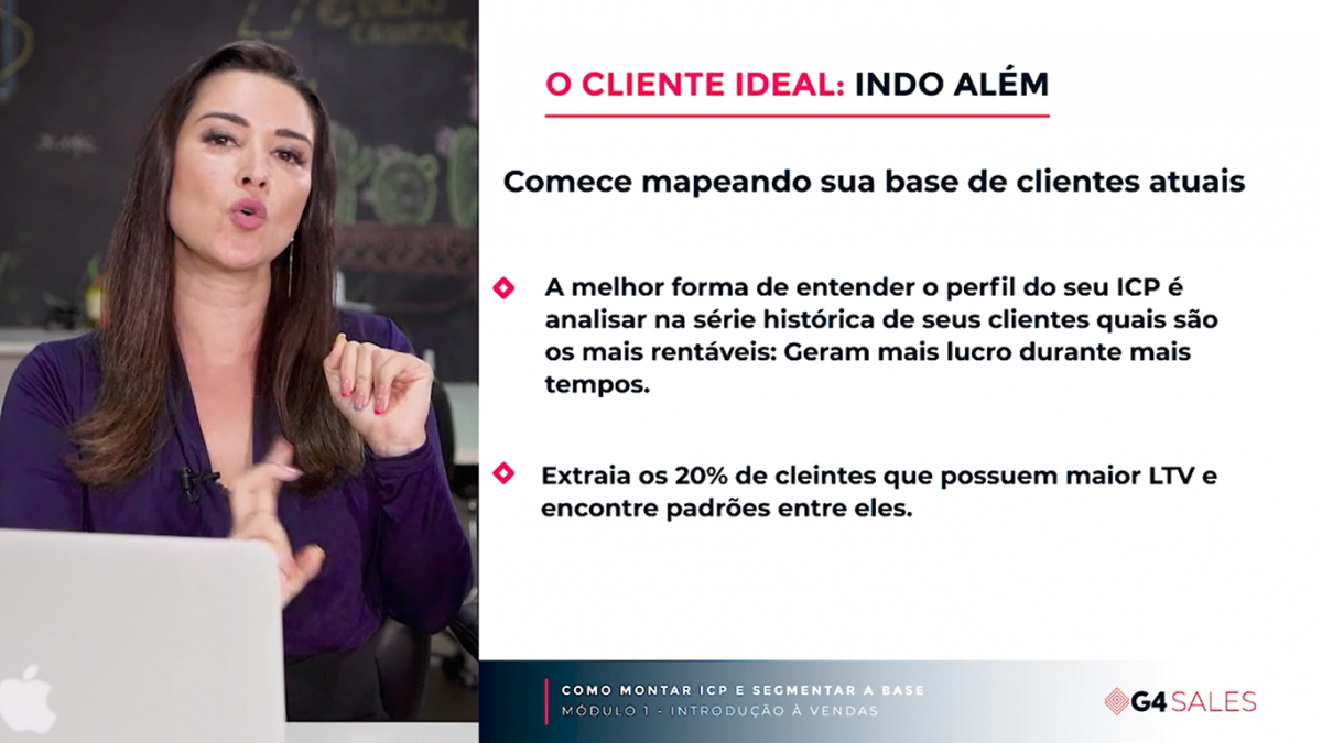 Emília Chagas durante o curso G4 Aceleração de Vendas, falando sobre Ideal Customer Profile. (Crédito: G4 Educação)
