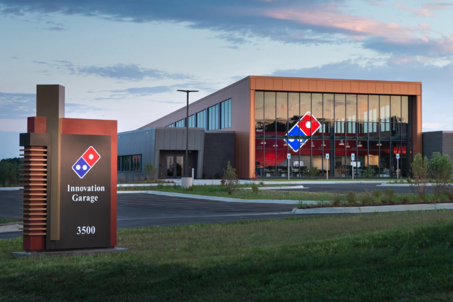 Fachada do prédio de Inovação da Dominos.